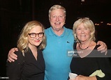 Amy Poehler poses with her parents William Poehler and Eileen Poehler ...