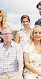 Sommaren med släkten (TV Series 2017– ) - IMDb