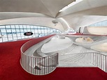 TWA Hotel revives a decommissioned airport terminal designed by Eero ...