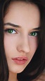 Girl Model Is Having Green Eyes With Loose Posing For Photo 4K HD ...
