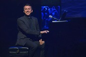 Andrew Lippa hosts affectionate, mischievous ‘Party’