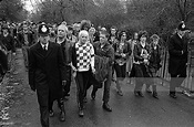 russ on Twitter: "Sid Vicious memorial march - Sloane Square to Hyde ...