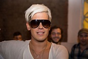 Where's Milo Yiannopoulos now? Wiki: Net Worth, Husband, Married, Salary