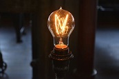 Facts About Thomas Edison Invention Of The Light Bulb | Shelly Lighting