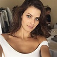 Isabeli Fontana impressiona por beleza natural - Glamour | Hot news