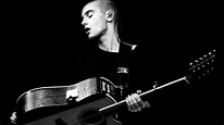 Sinéad O'Connor covers Nirvana's "All Apologies" in 1995