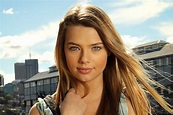 Indiana Evans Age, Height, Movies, Net Worth, Bio 2023