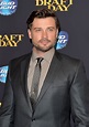 Tom Welling looks like this now
