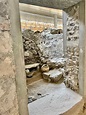 A COMPLETE GUIDE TO AKROTIRI ARCHAEOLOGY SITE
