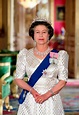 20 looks que nos comprueban que la Reina Isabel II SIEMPRE ha sido un ...