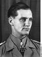 [Photo] Portrait of Hauptmann Hans-Joachim Marseille, mid-Sep 1942 ...
