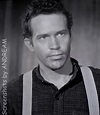 Warren Oates (billed as 'Warren Oats') 'Fear' 1959 TRACKDOWN | Warren oates, Tough guy, Tv series