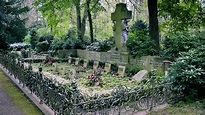 Familiengrab Foto & Bild | friedhof, kreuz, architektur Bilder auf ...