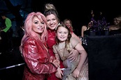 Kelly Clarkson enjoys 'date night' with daughter River Rose at 2022 ...