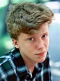 Pin by Meu Mundo Paralelo on Sixteen Candles | Anthony michael hall ...
