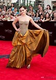 Emma Watson muestra su vestido en la alfombra roja de Nueva York ...