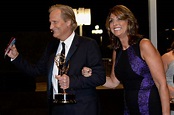 Jeff Daniels celebrated his win with wife, Kathleen Treado. | These ...