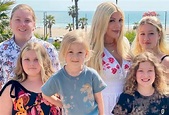 Tori Spelling vive en una caravana con sus cinco hijos
