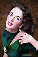 Elizabeth Taylor in 1957 | Elizabeth taylor eyes, Elizabeth taylor ...