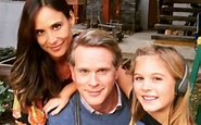 Dominique Elwes Age, Instagram: How Old Is Cary Elwes' Daughter? - ABTC
