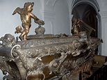 JosephI.01 - Imperial Crypt - Wikipedia | Arte cemitério, Imperador