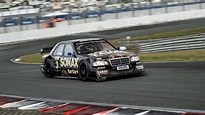 Jörg van Ommen geht auf Zeitreise mit seinem 95er Mercedes ...