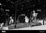 Wilko Johnson and the Lew Lewis Band performing at the 1982 Reading ...