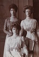 Princesse Alexandra de Saxe-Cobourg-Gotha (1878-1942) et ses filles ...
