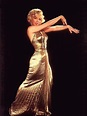 Marilyn golden dress | Marilyn monroe photos, Marilyn monroe, Marilyn