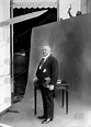Gaston Doumergue (1863-1937), homme d'Etat français, posant