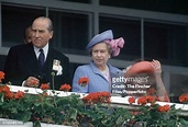 Henry Herbert 7th Earl Carnarvon with Queen Elizabeth II and Queen ...