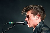 Os cortes de cabelo de Alex Turner, vocalista do Arctic Monkeys ...