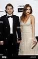 El actor Emile Hirsch y su novia Brianna Domont asistir a la Gala del ...