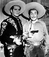 The Cisco Kid and Pancho. | Tv westerns, Classic tv, Movie stars