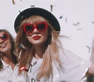 Taylor Swift 22 mv | Taylor swift red, Taylor swift 22, Taylor swift