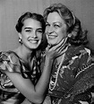 Brooke Shields Photographed With Mother Teri Shields - vrogue.co