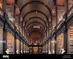 Biblioteca antigua del trinity college fotografías e imágenes de alta ...