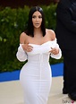 Kim Kardashian y su espectacular vestido blanco en la gala MET 2017 ...