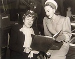Olivia de Havilland with mother Lillian Fontaine | Old hollywood stars ...