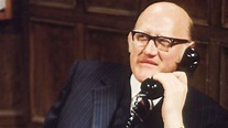 Are You Being Served? actor Nicholas Smith dies aged 81 - BBC News