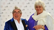 Ronnie Corbett's widow, musical star Anne Hart, dies aged 90 - BBC News