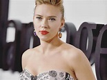 Scarlett Johansson sin edición y en bikini sorprende a las redes sociales