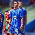 Filho de Ronaldinho, ex-Cruzeiro João Mendes faz testes no Barcelona