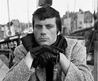 Oliver Reed Biography - Childhood, Life Achievements & Timeline