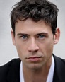 Adam Rayner actor biografia en Series Web