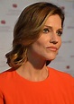 Tricia Helfer - Wikipedia