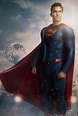 Superman & Lois unveils Tyler Hoechlin’s new Man of Steel suit • GEEKSPIN