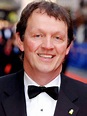 Kevin Whately • Taille, Poids, Mensurations, Age, Biographie, Wiki