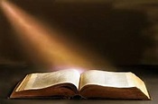 Biblia abierta + Luz | Biblia imagen, Frases de animo dios, Biblia