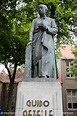 Statue of Guido Gezelle - Things to do in Bruges - Fine Traveling